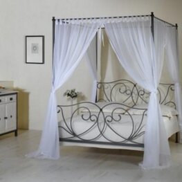 Двуспальная кованая кровать в стиле эклектика