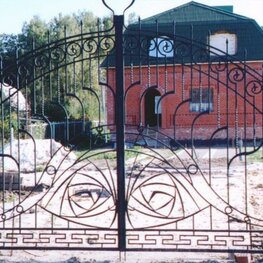 Кованые ворота с греческим орнаментом
