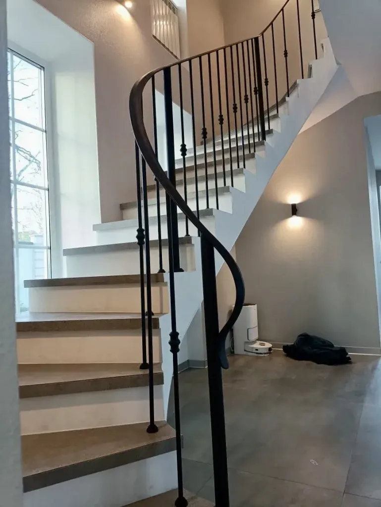 1 (4)